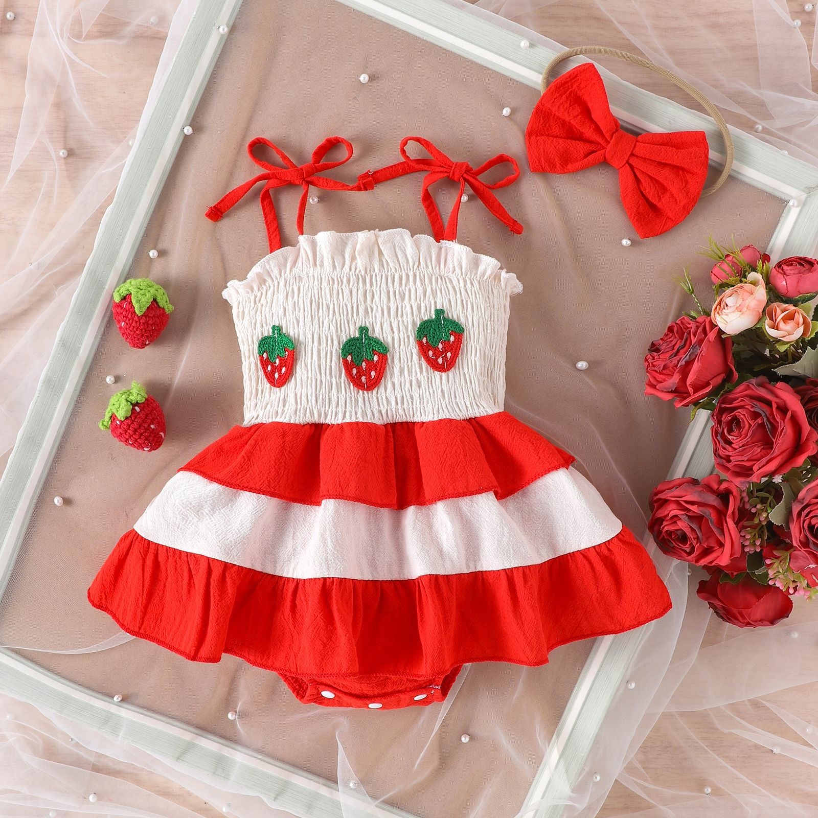 2PCS Sweet Strawberry Appliqué Sleeveless Baby Romper
