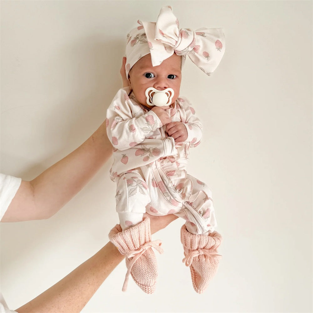 2PCS Soft Strawberry Print Ruffle Long Sleeve Baby Jumpsuit