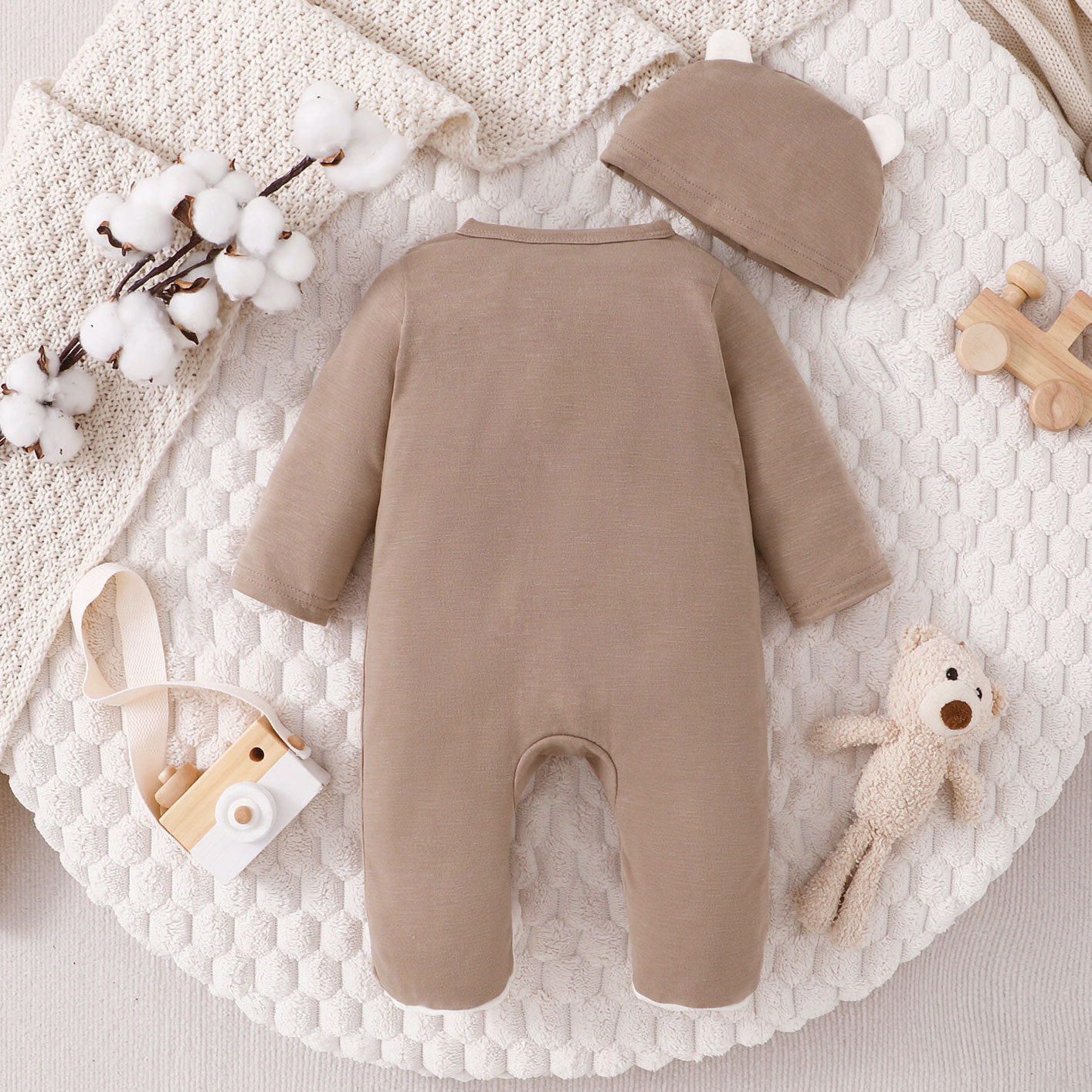 2PCS Bubbly Teddy Bear Appliqué Long Sleeve Baby Jumpsuit