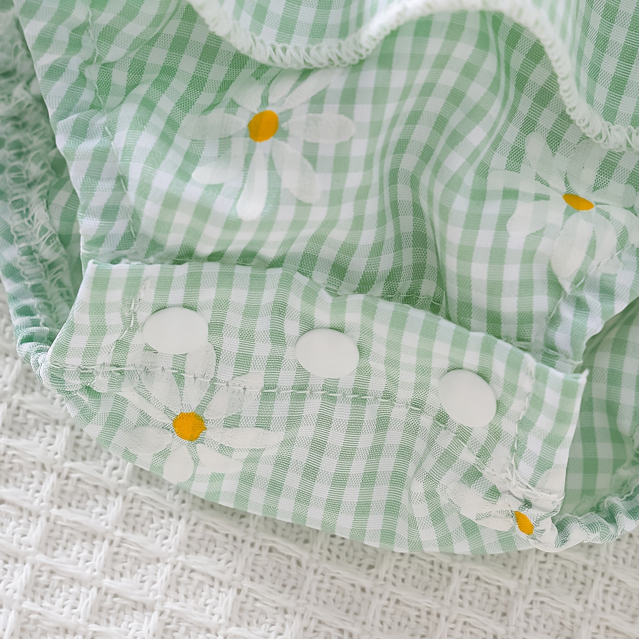 2PCS Chic Daisy & Plaid Print Flutter Sleeve Baby Romper With Hat