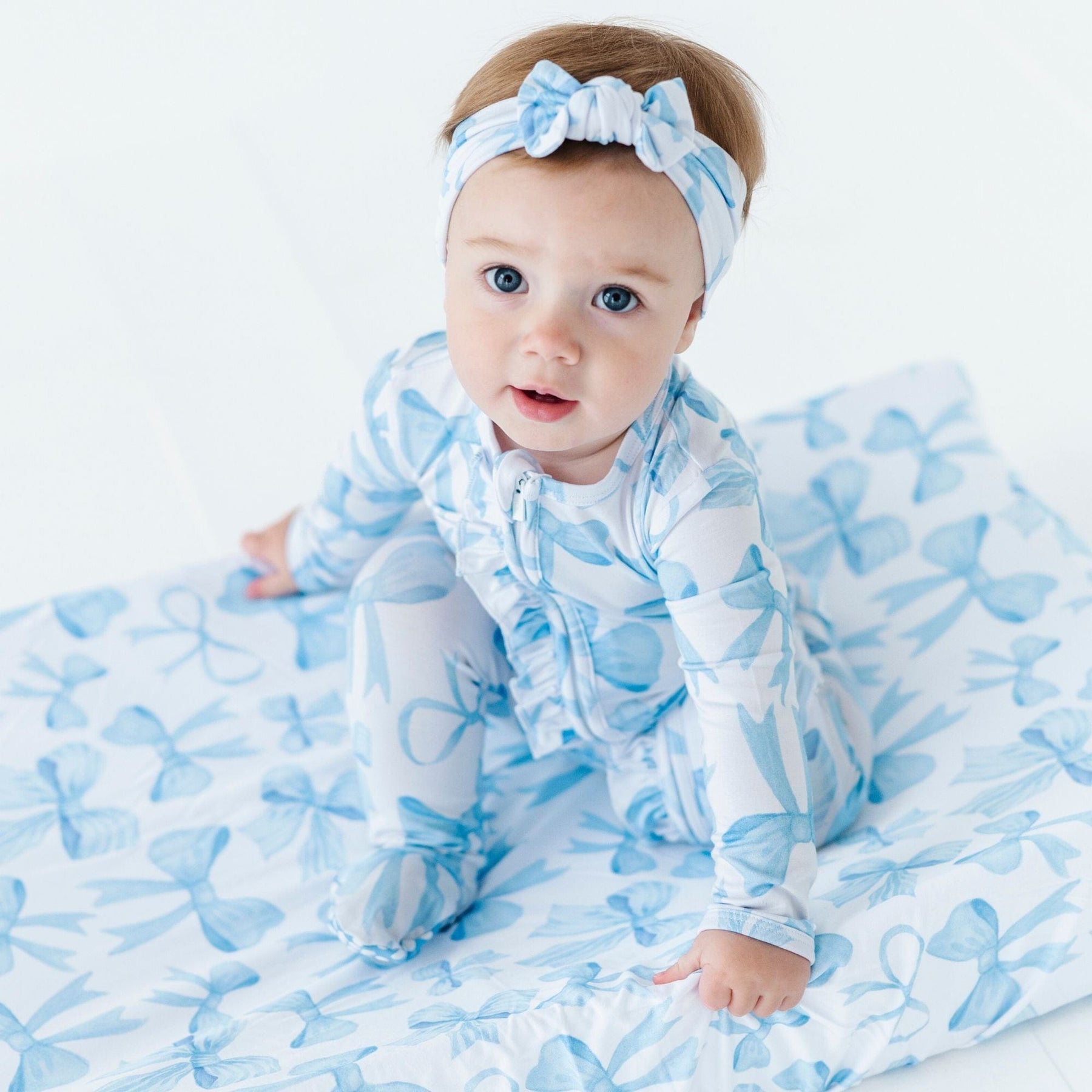 2PCS Pretty Bowknot Printed Long Sleeve Baby Jumpsuit