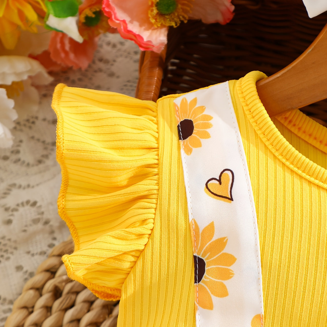 2PCS Cute Sunflower Print Flutter Sleeve Baby Romper