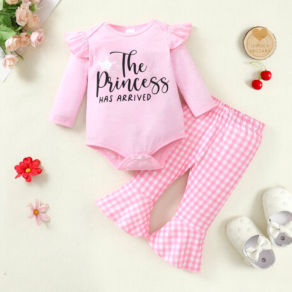 2PCS Chic The Princess Has Arrived Letter Plaid Printed Baby Girl Set