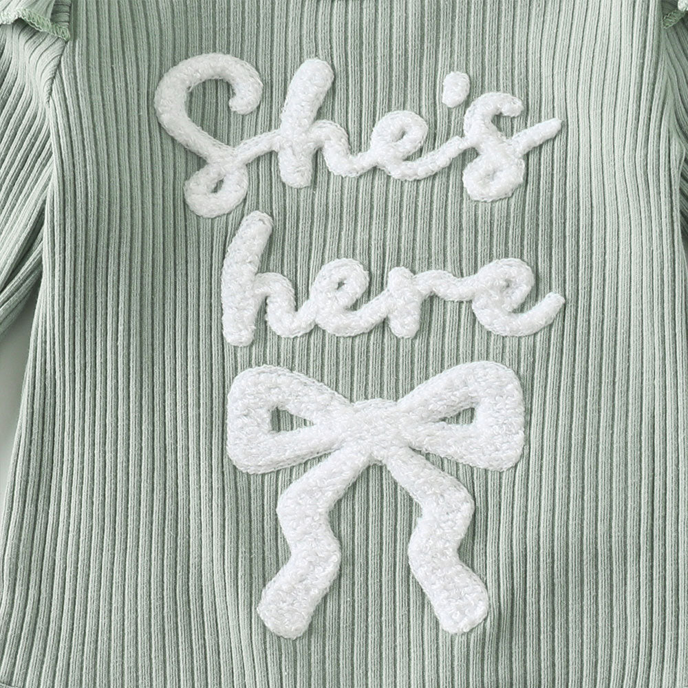 4PCS She's Here Letter Applique Floral Print Long Sleeve Baby Set