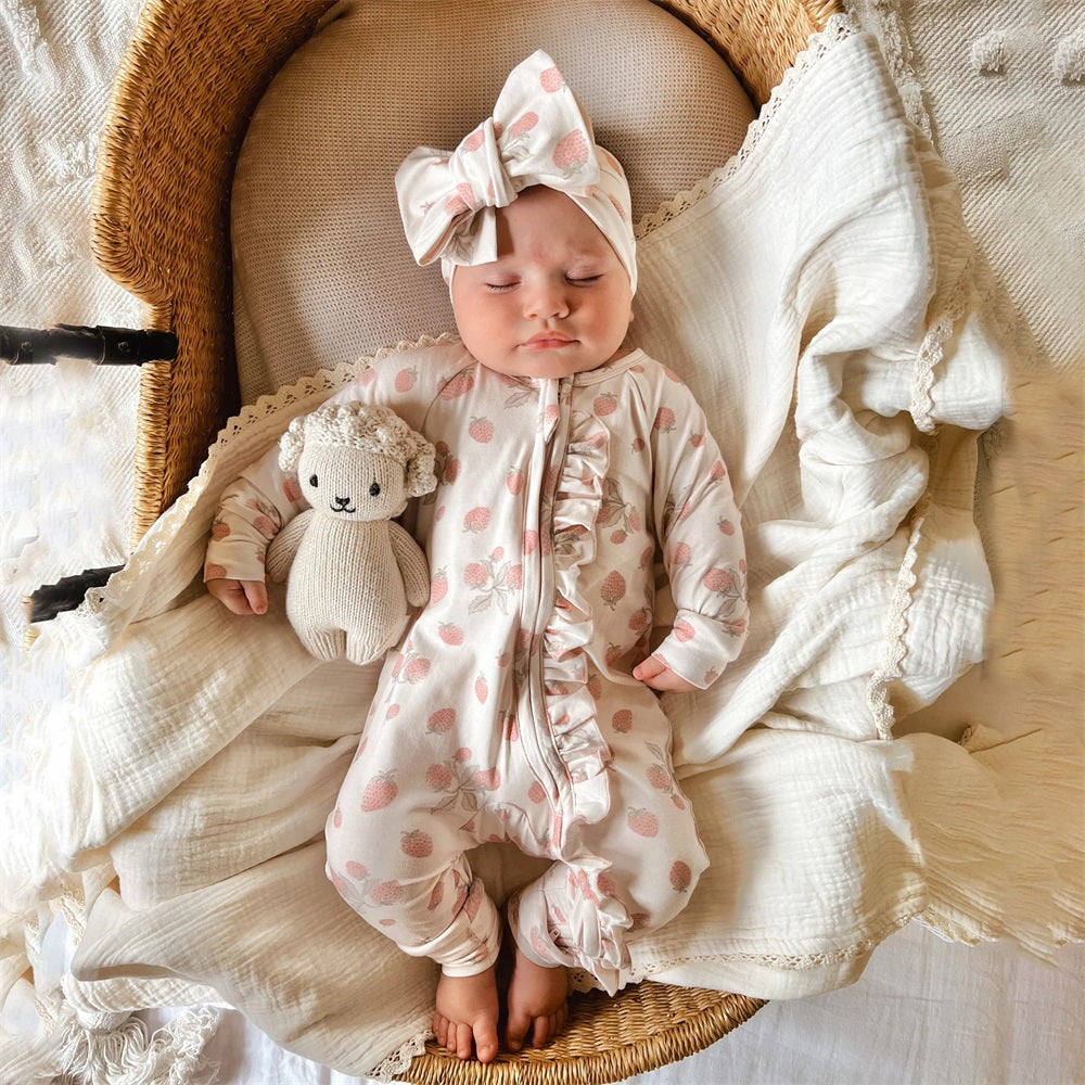 2PCS Soft Strawberry Print Ruffle Long Sleeve Baby Jumpsuit