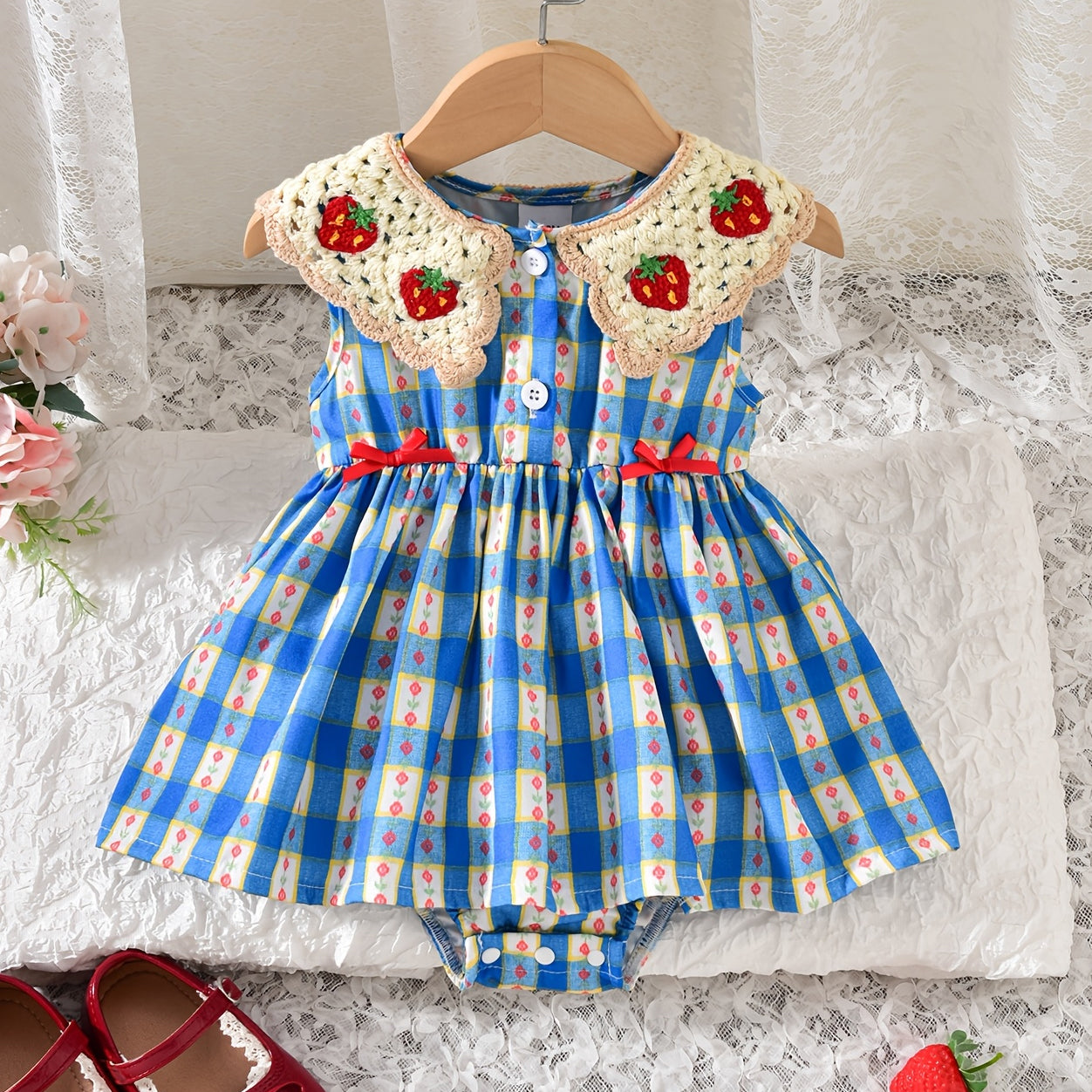 Cute Strawberry Embroidery Plaid Print Sleevelss Baby Romper