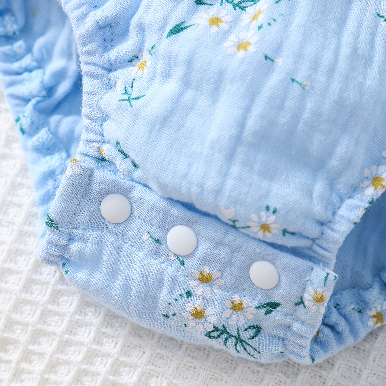 2PCS Pretty Floral Printed Bow Flounce Sleeve Baby Romper