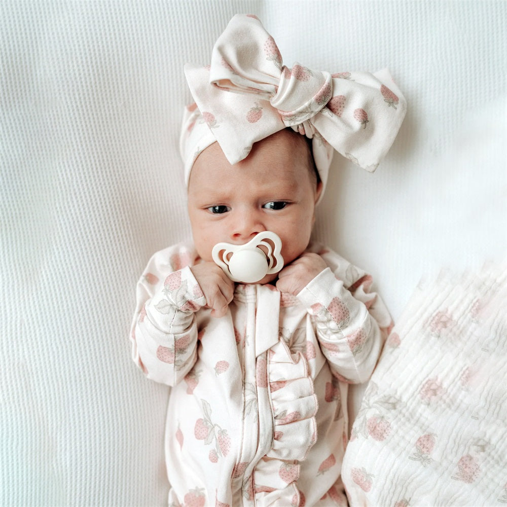 2PCS Soft Strawberry Print Ruffle Long Sleeve Baby Jumpsuit