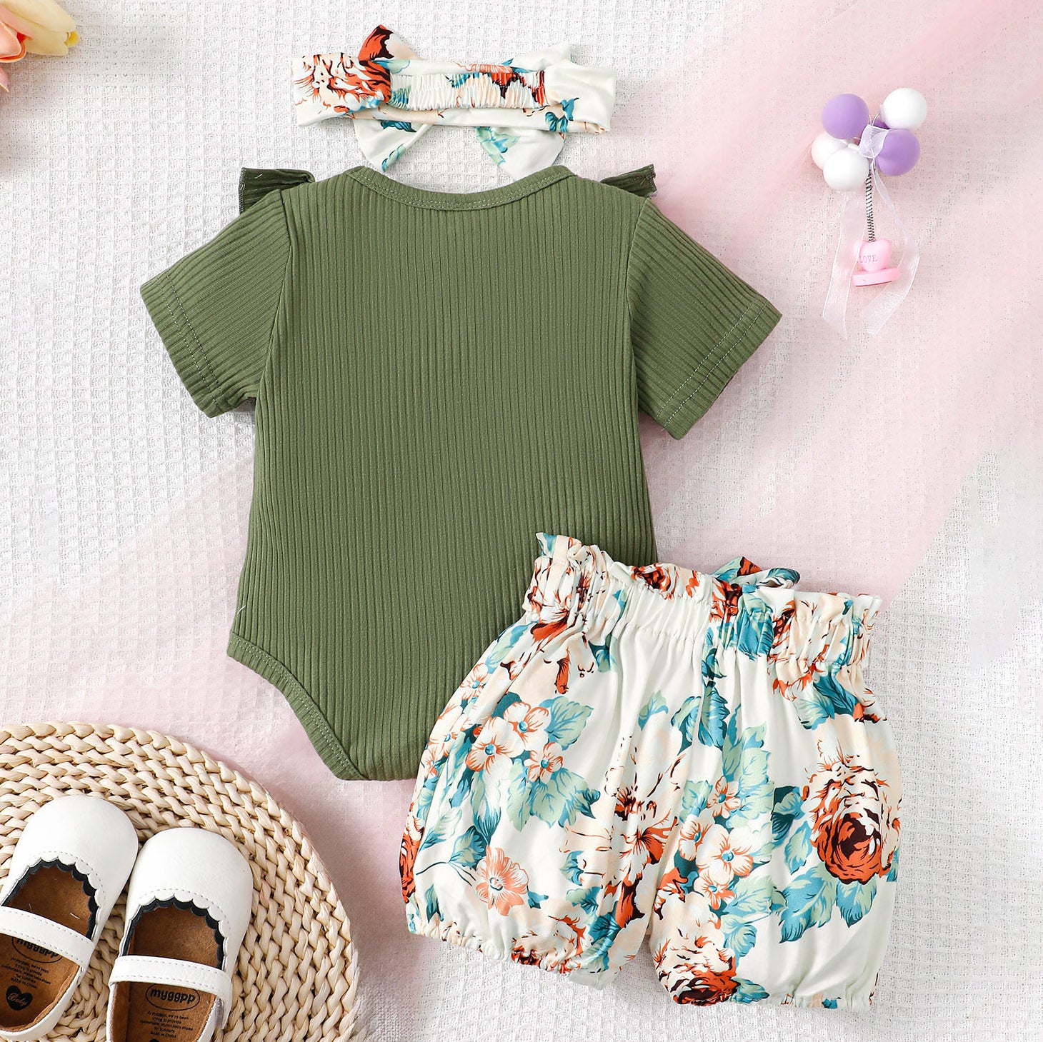 3PCS Classic Floral Printed Short Sleeve Baby Romper Set