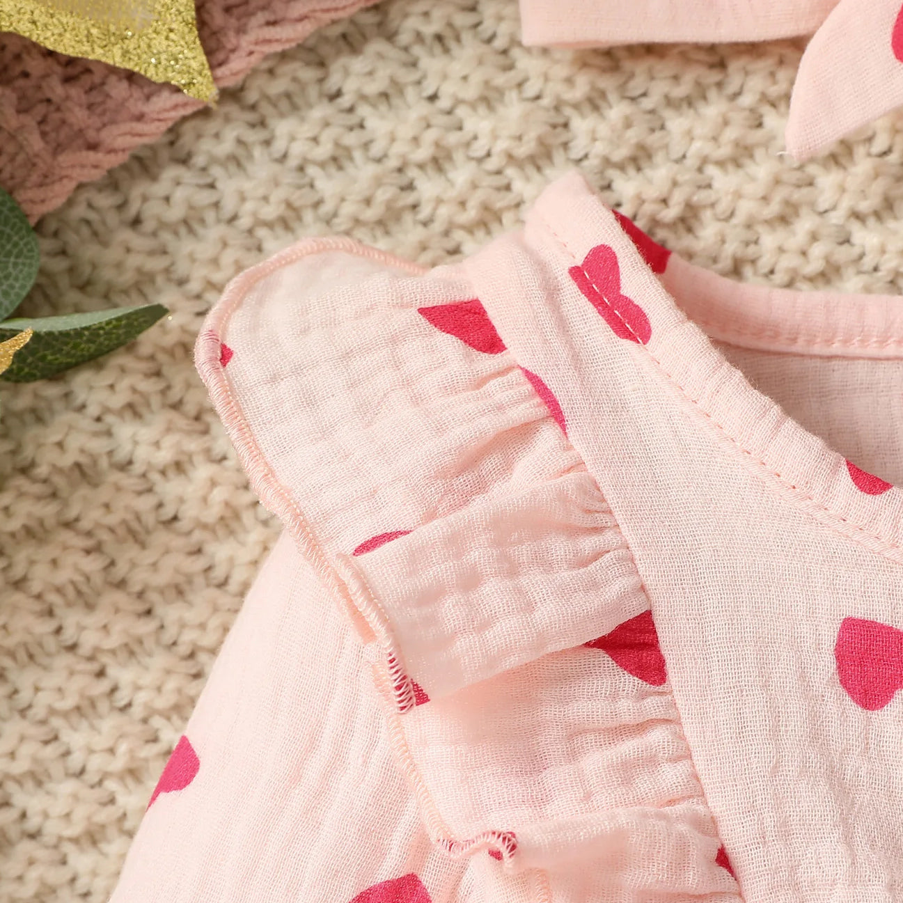 2PCS Pretty Heart Printed Bowknot Decor Baby Jumpsuit