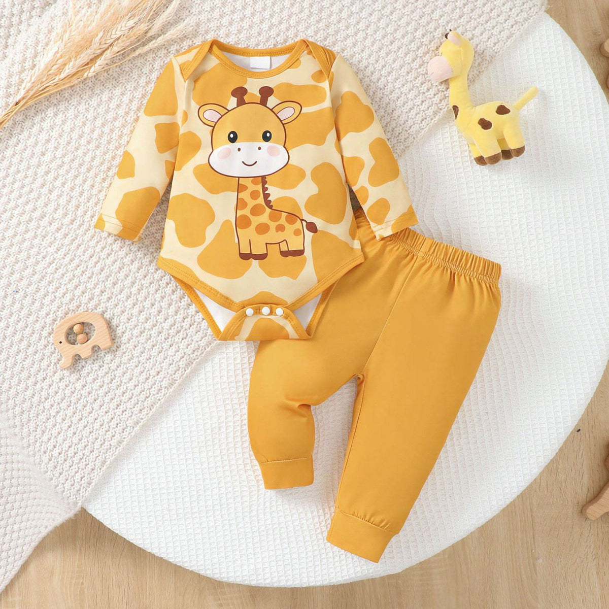 2PCS Lovely Giraffe and Leopard Print Long Sleeve Baby Set