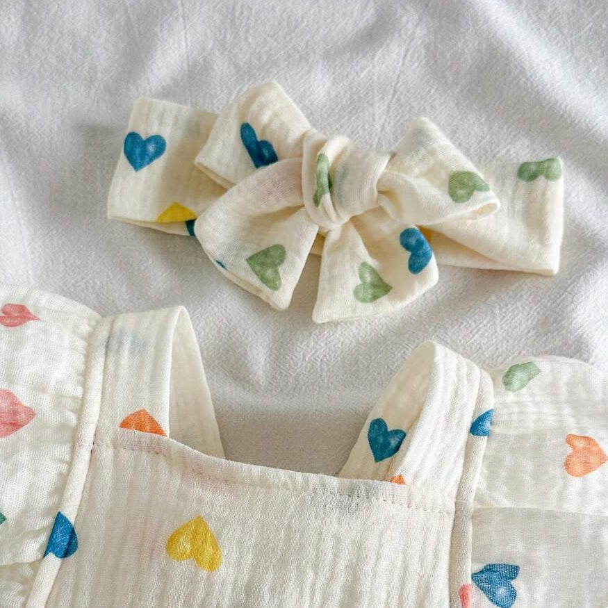 2PCS Casual All-over Heart Print Flutter Sleeve Baby Romper