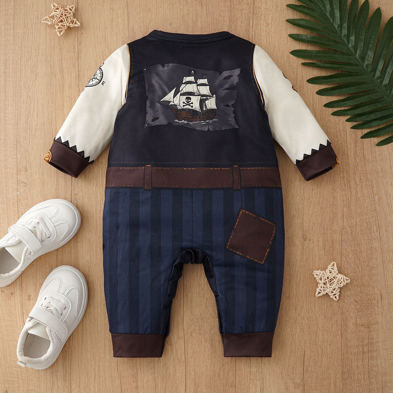 Stylish Halloween Pirate Theme Printed Long Sleeve Baby Jumpsuit
