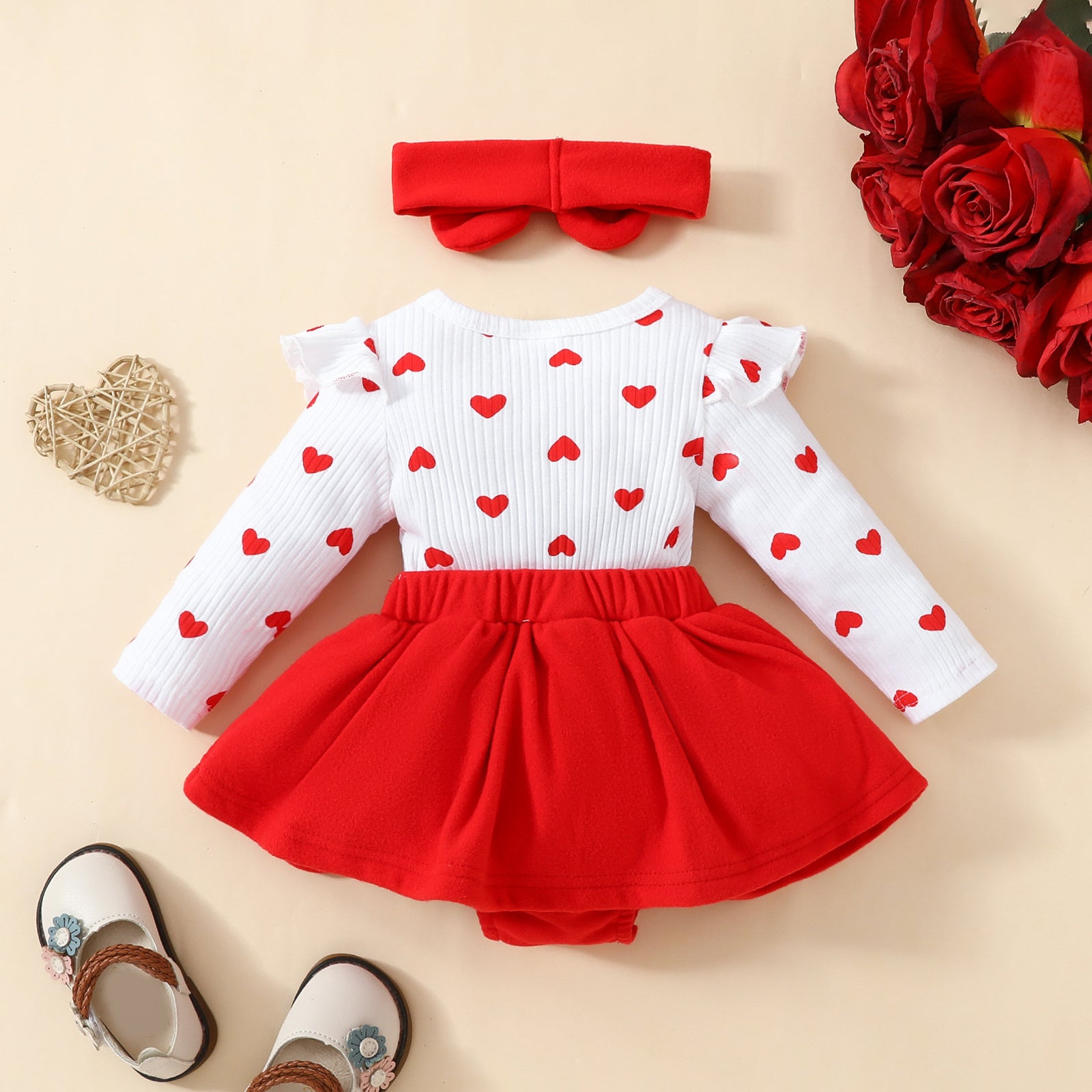 2PCS Pretty Heart Printed Heart Shaped Decor Long Sleeve Baby Romper