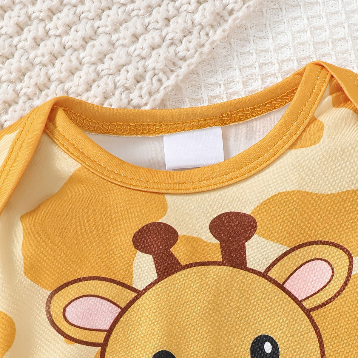2PCS Lovely Giraffe and Leopard Print Long Sleeve Baby Set