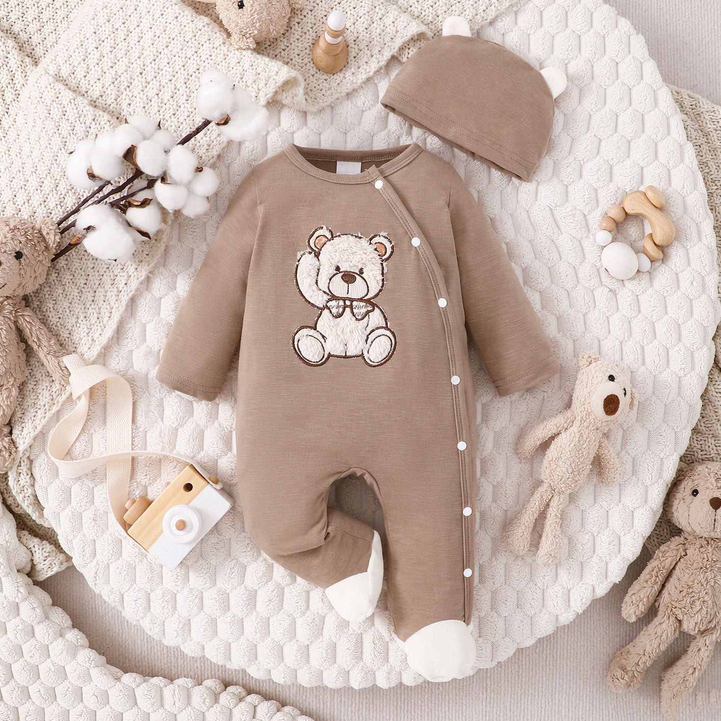 2PCS Bubbly Teddy Bear Appliqué Long Sleeve Baby Jumpsuit