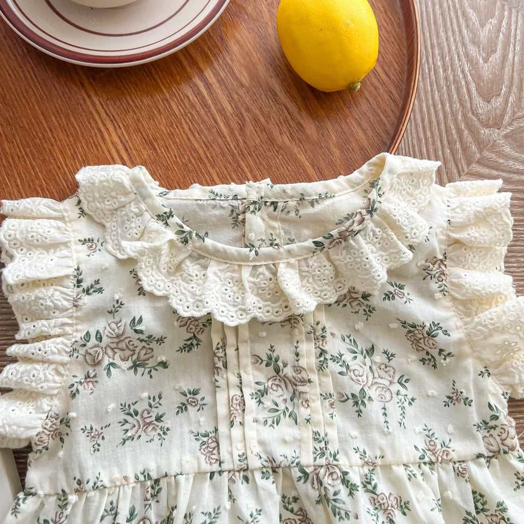 Pretty Floral Print Flutter Sleeve Lace Decor Baby Romper