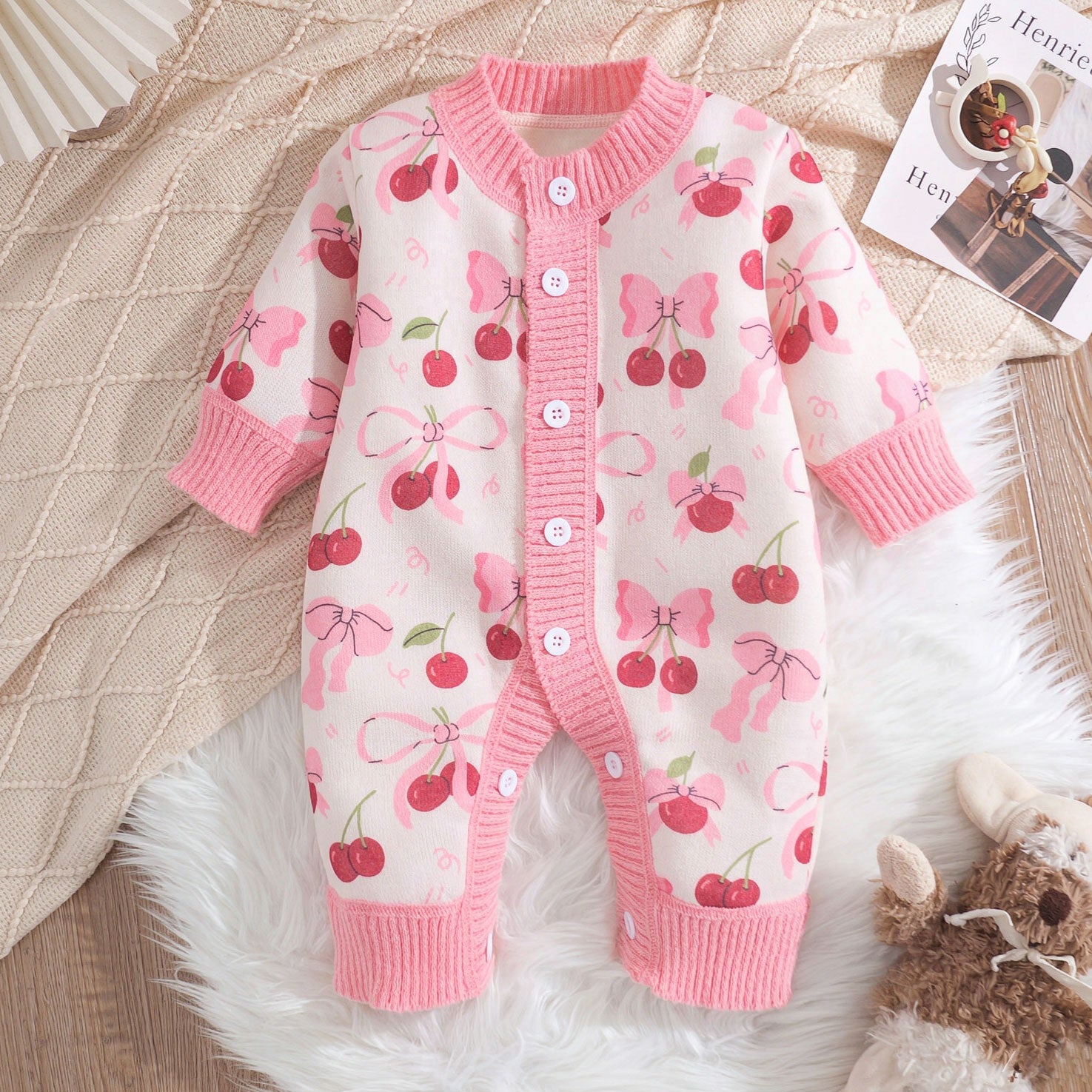 Sweet Strawberry and Bow Printed Knit Long Sleeve Baby Jumpsuit