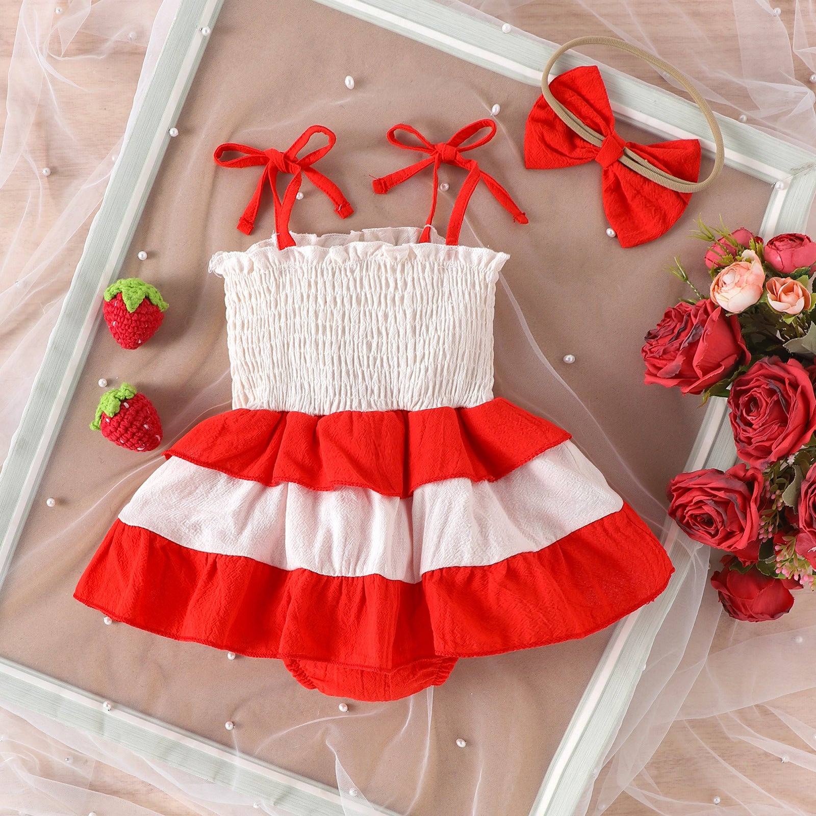 2PCS Sweet Strawberry Appliqué Sleeveless Baby Romper