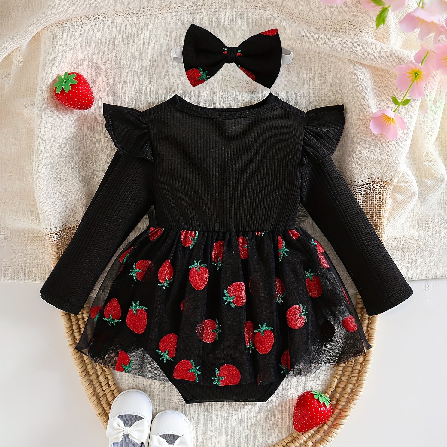 2PCS Strawberry Printed Ruffle Long Sleeve Baby Romper