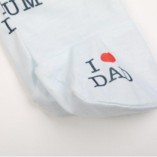 Mono de bebé de manga larga con estampado de letras sólidas encantadoras de I Love DAD MUM