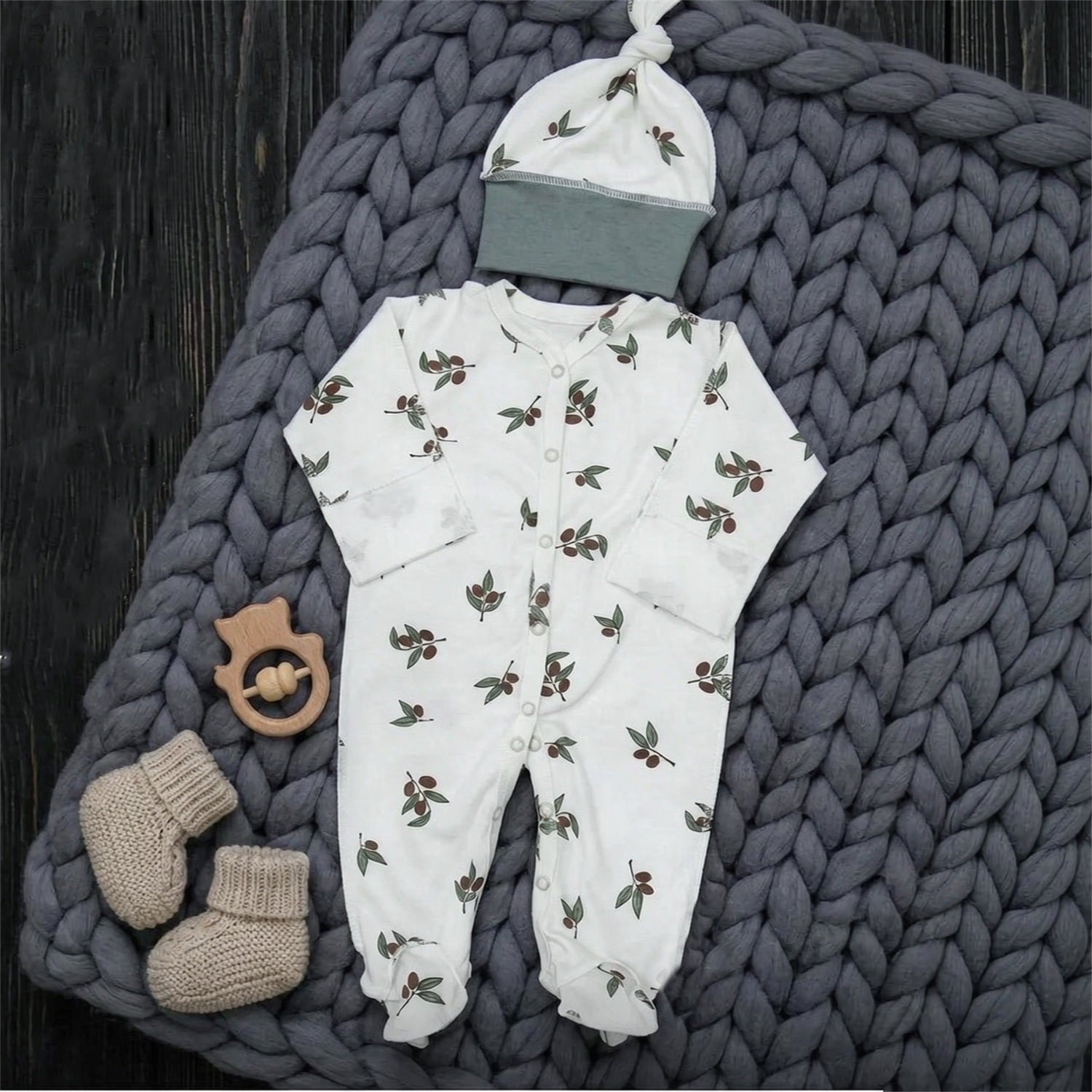 2PCS Olive Leaf Printed Long Sleeve Baby Jumpsuit