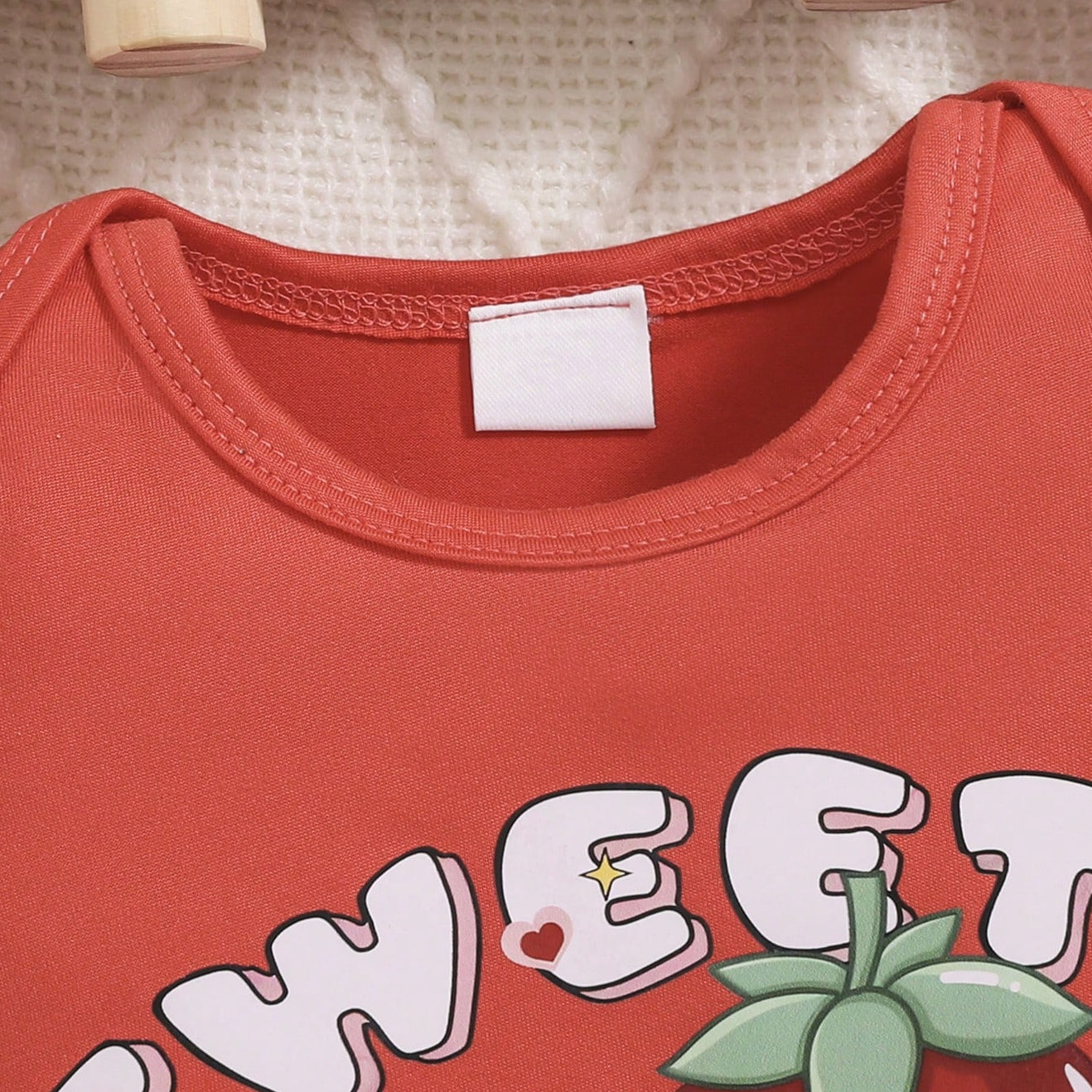 3PCS Sweet Strawberry Letter Printed Baby Set
