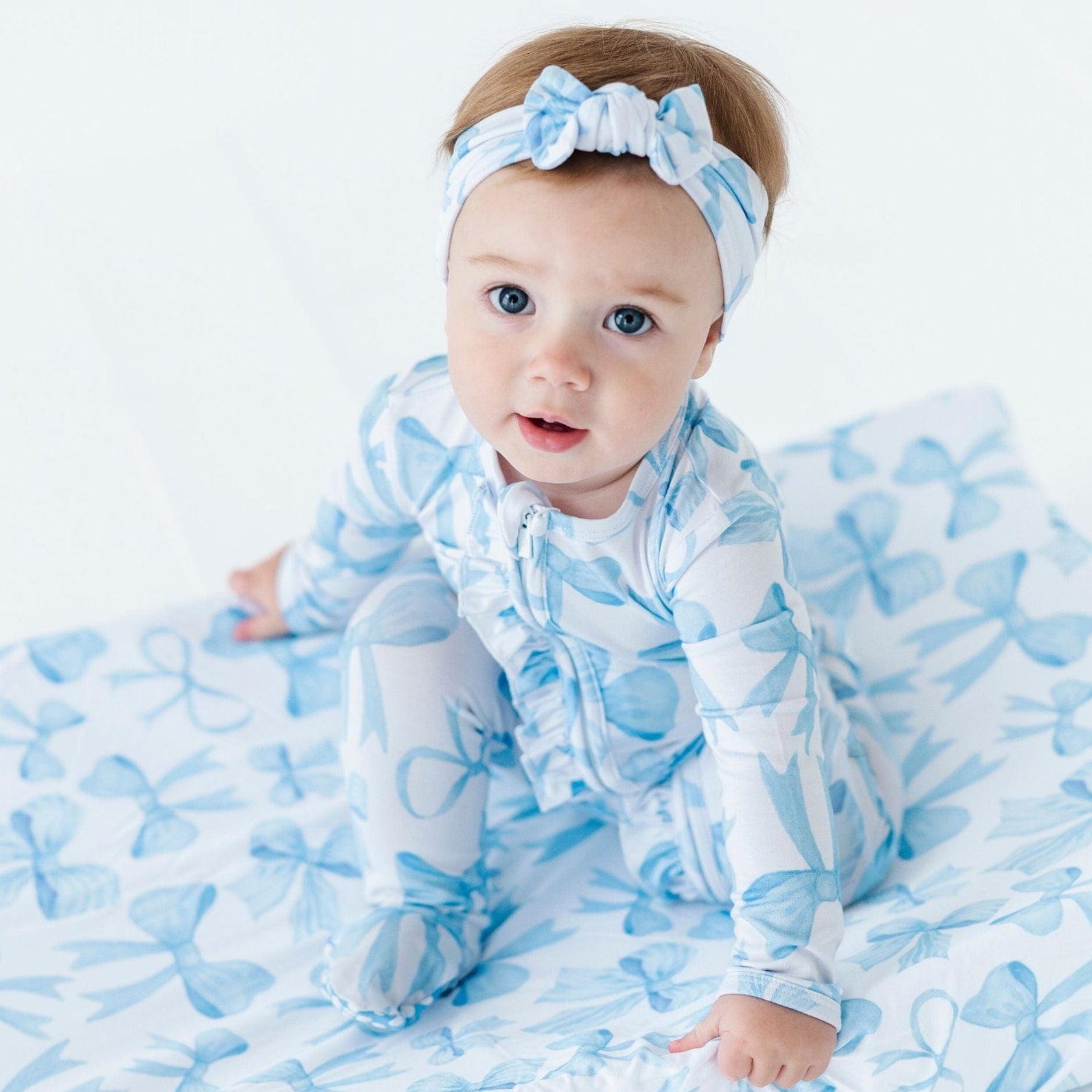 2PCS Pretty Bowknot Printed Long Sleeve Baby Jumpsuit