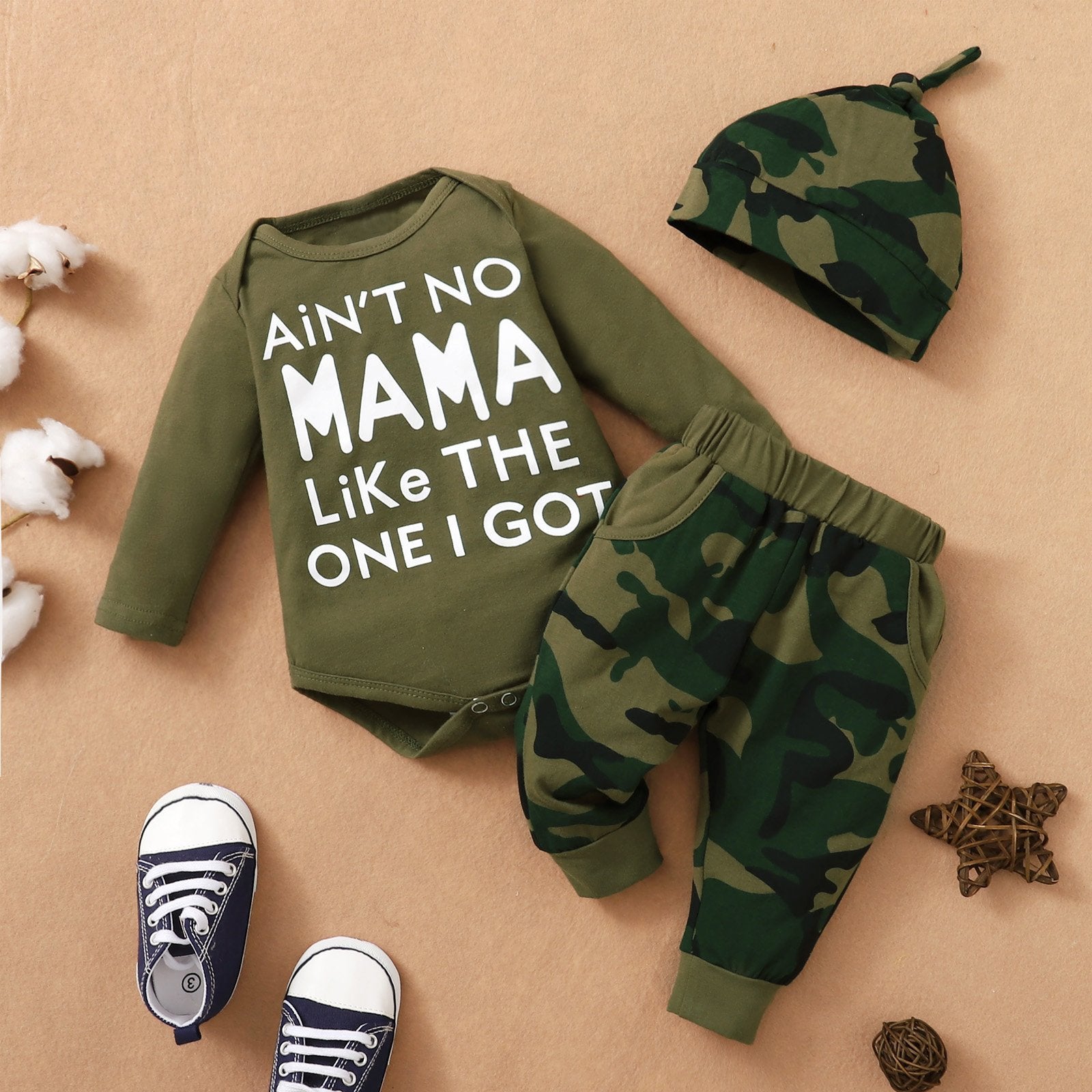 Conjunto de bebé con estampado de camuflaje y letras de 3 piezas "Ain't No Mama Like The One I Got"