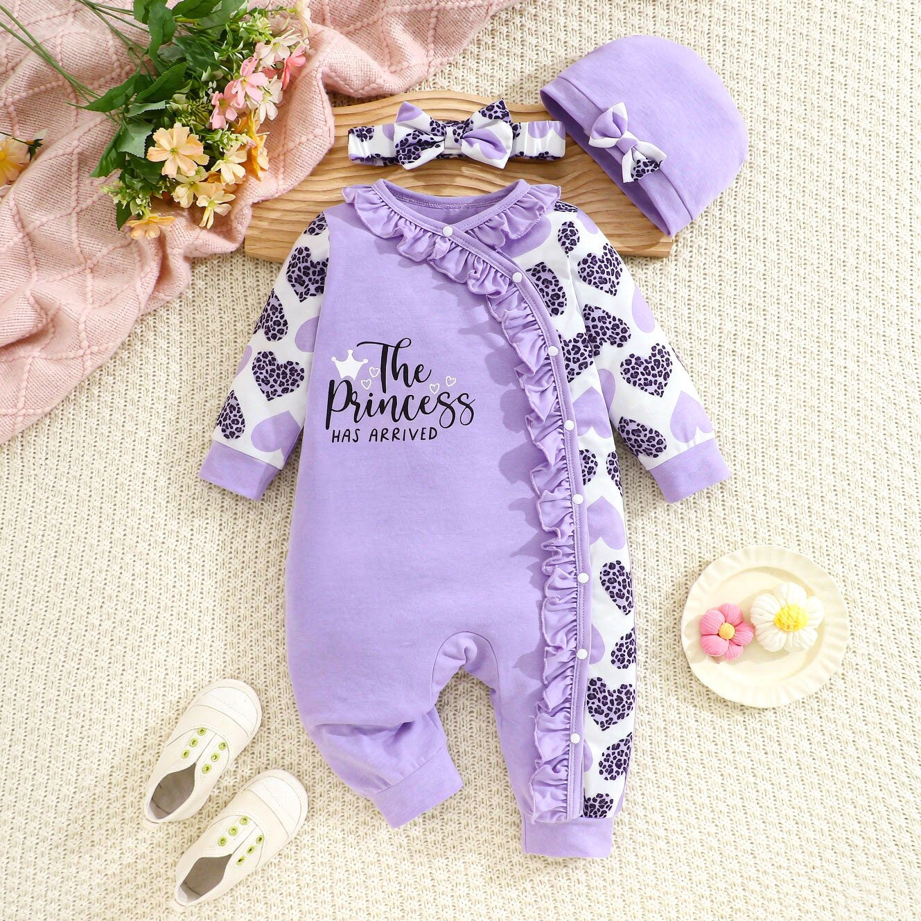 3PCS The Princess Has Arrived Letter Heart Printed Long Sleeve Baby Jumpsuit