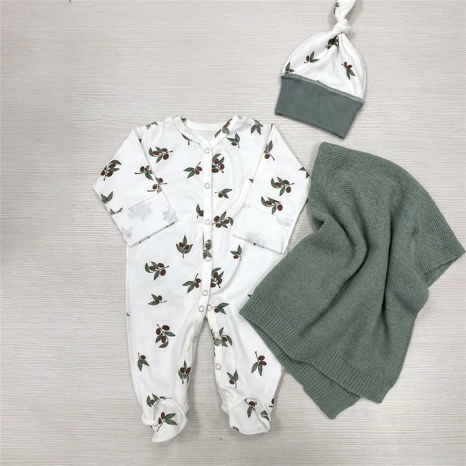 2PCS Olive Leaf Printed Long Sleeve Baby Jumpsuit