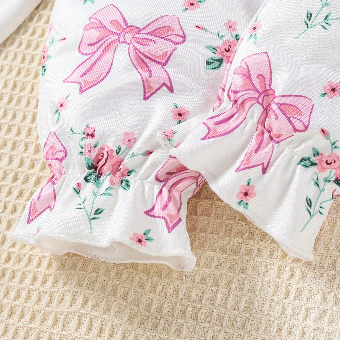 Sweet Floral and Bow Printed Long Sleeve Baby Jumpsuit