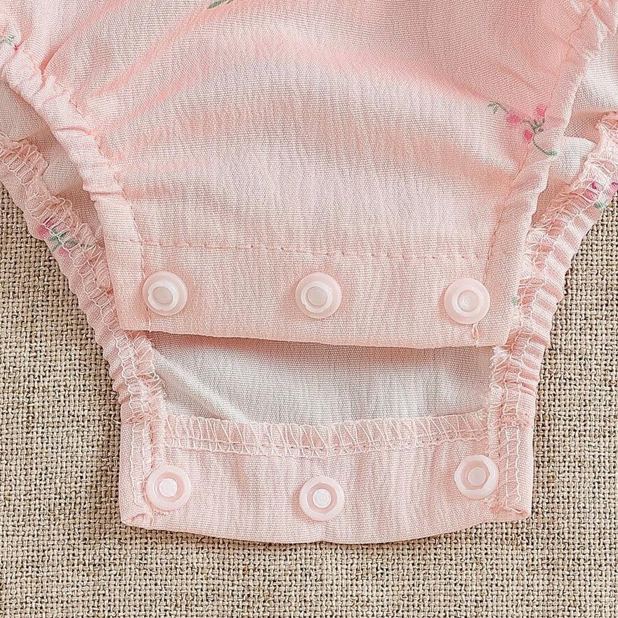 2PCS Gorgeous Floral Print Flutter Sleeve Baby Romper