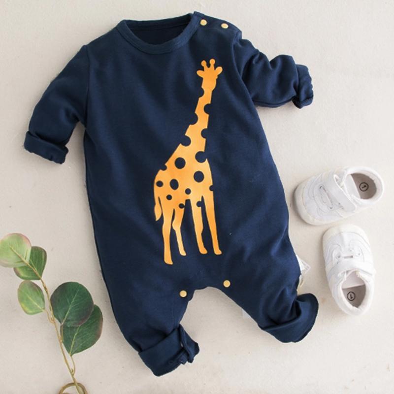 Jolie combinaison bébé imprimée girafe