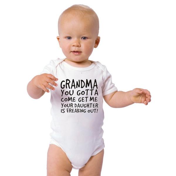 Mameluco de bebé con estampado de letras "Abuela, tienes que venir a buscarme"