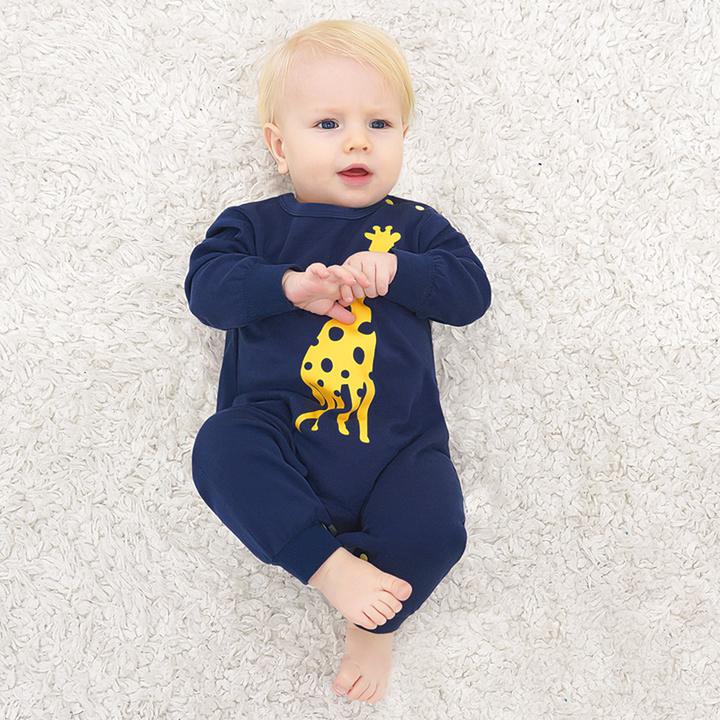 Lindo mono de bebé con estampado de jirafa