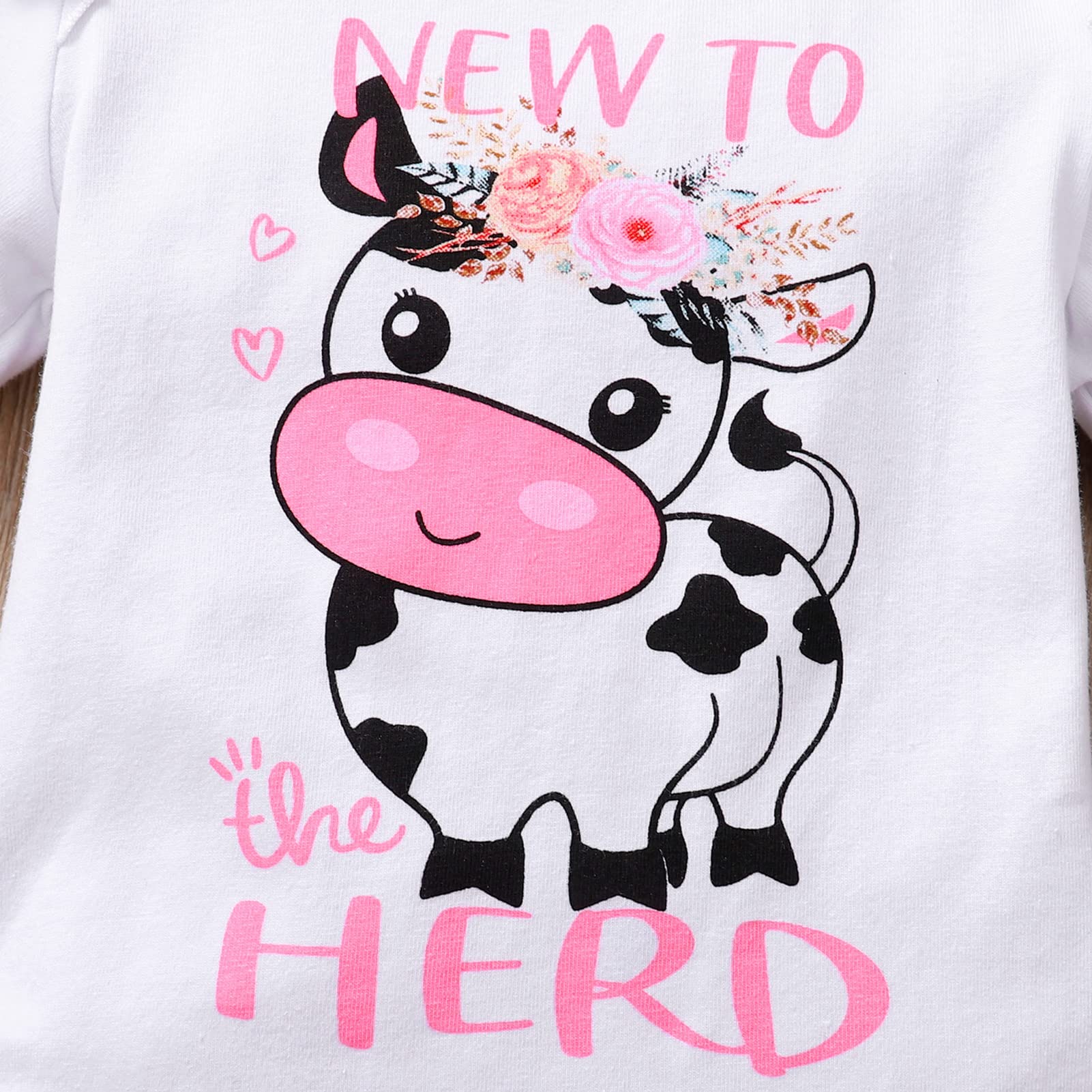 Conjunto de bebé con estampado de vaca y letras New To The Herd de 3 piezas