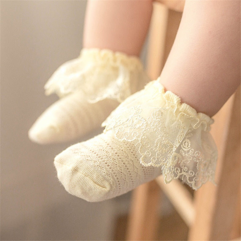 Chaussettes à volants en dentelle pour bébé fille