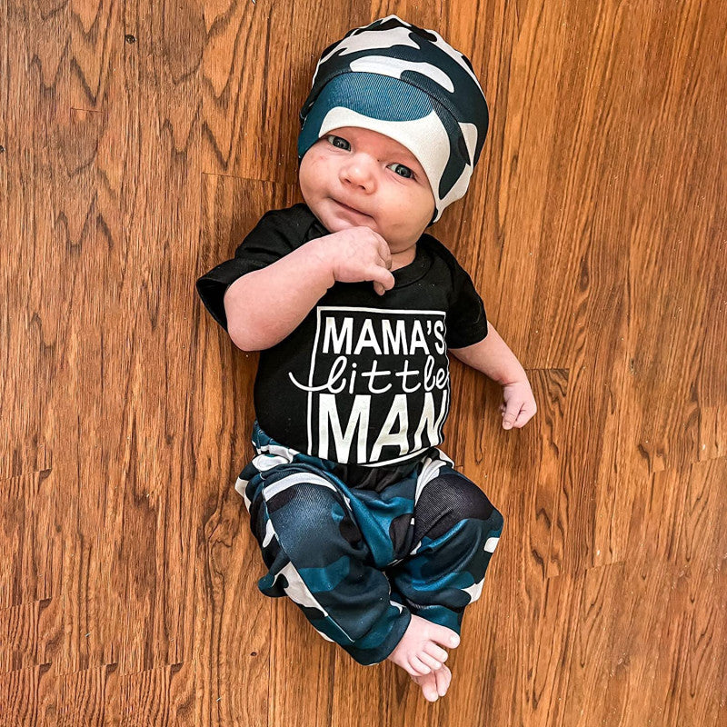 Conjunto de bebé con estampado de camuflaje y letras Mama's Little Man de 3 piezas