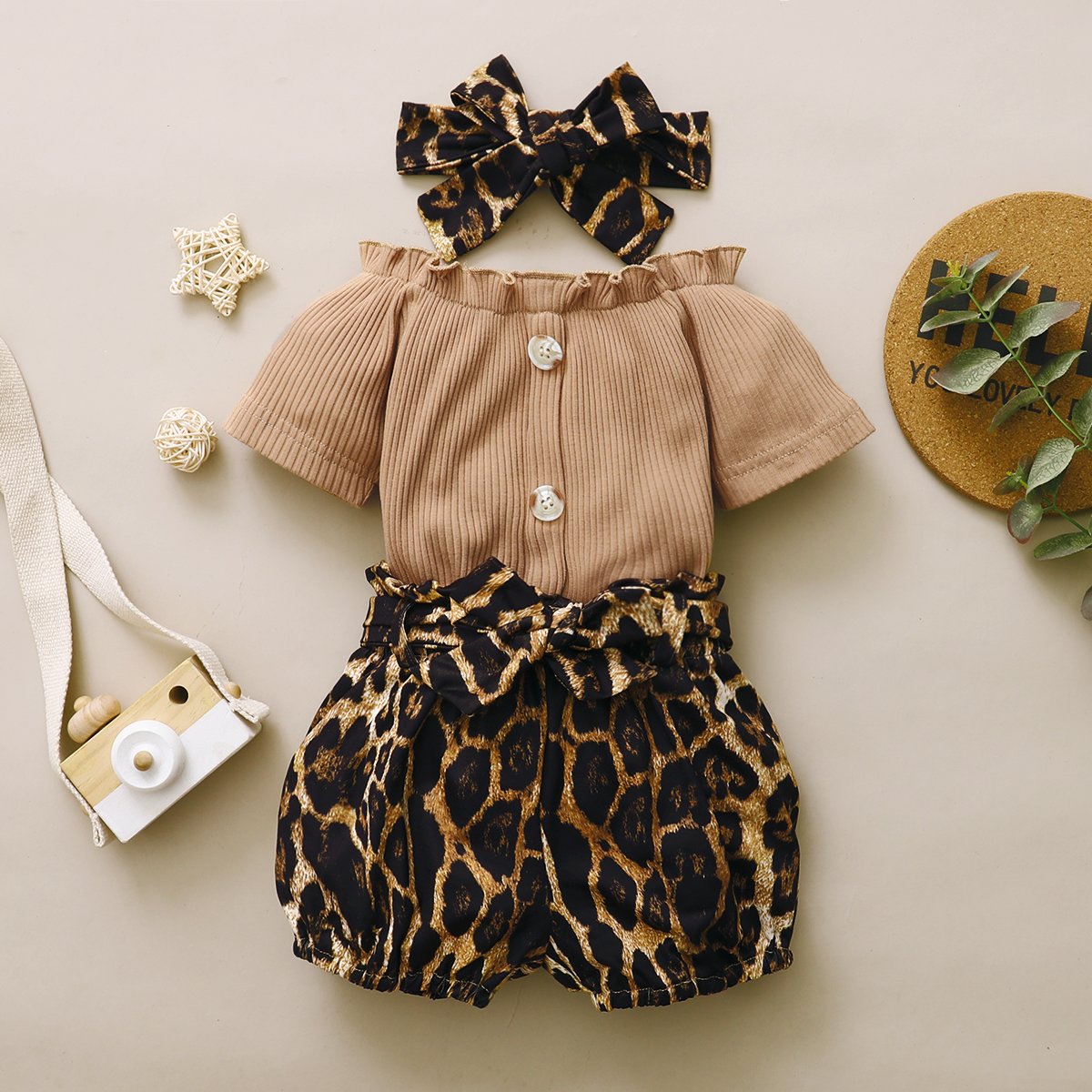 Conjunto de bebé con estampado de leopardo de color sólido de 3 piezas