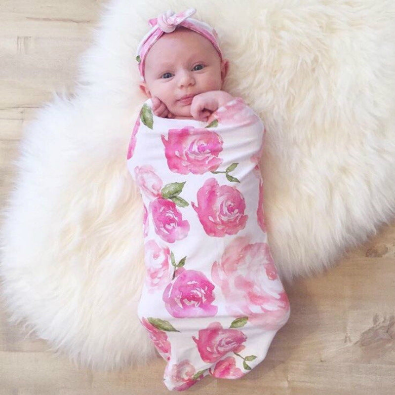Precioso pijama y diadema con estampado floral para bebé recién nacido